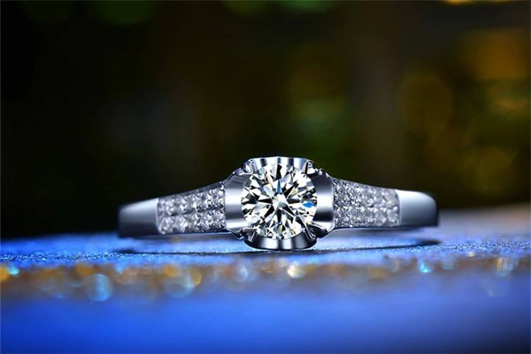 两个钻石戒指图片两个钻石戒指图片大全-第1张图片-翡翠网 两个钻石戒指图片两个钻石戒指图片大全-第1张图片-翡翠网