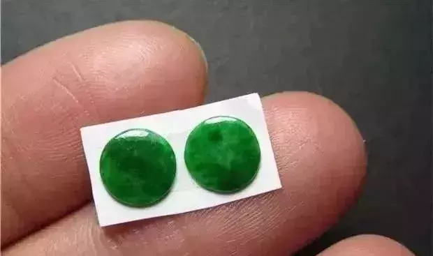 翡翠片料价格翡翠薄片价格-第1张图片-翡翠网 翡翠片料价格翡翠薄片价格-第1张图片-翡翠网