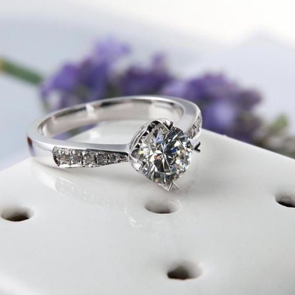 钻戒价格官网价格,钻戒价格行情-第2张图片-翡翠网 钻戒价格官网价格,钻戒价格行情-第2张图片-翡翠网