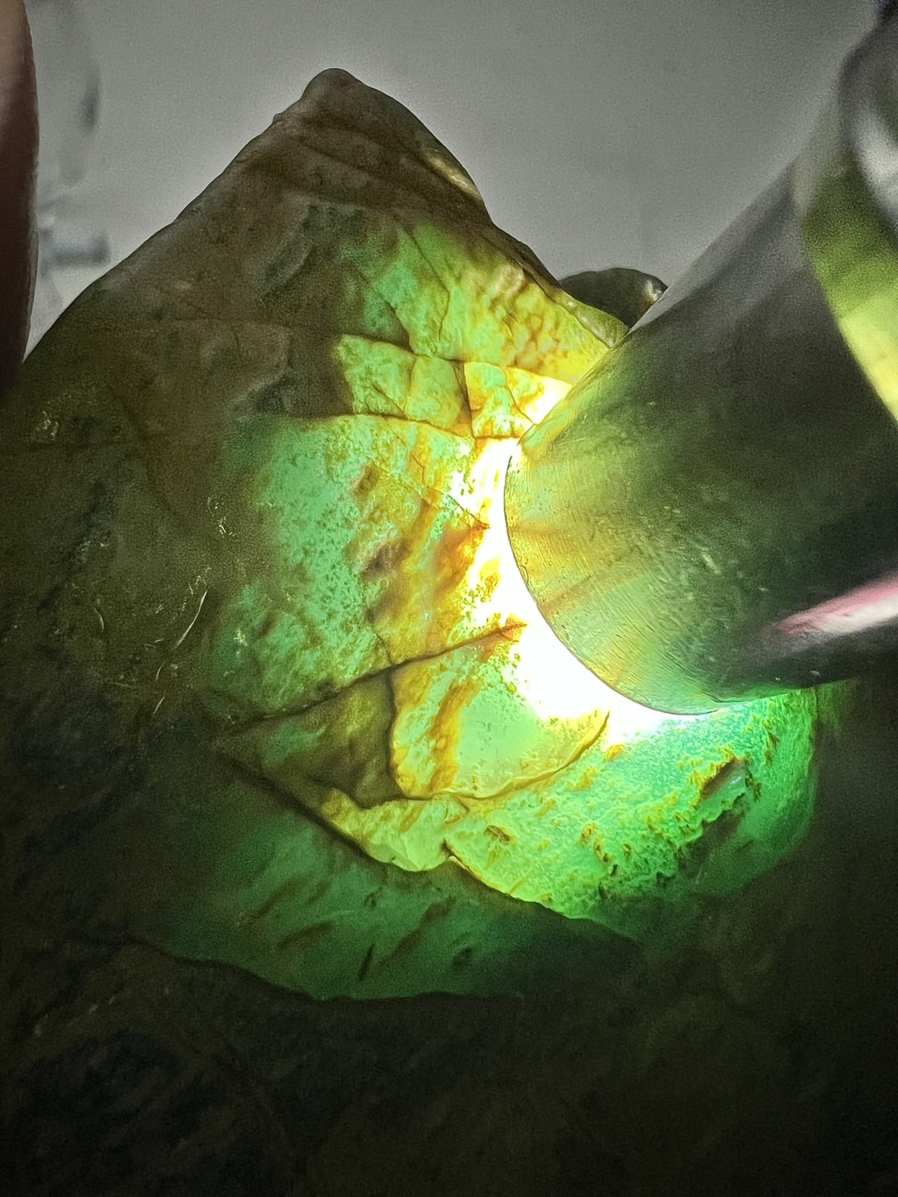 冰晴底翡翠原石价格,冰晴底翡翠多少钱-第2张图片-翡翠网 冰晴底翡翠原石价格,冰晴底翡翠多少钱-第2张图片-翡翠网