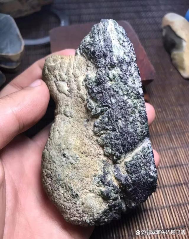 翡翠雕刻**张,张**翡翠原石-第1张图片-翡翠网 翡翠雕刻**张,张**翡翠原石-第1张图片-翡翠网