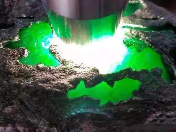 太原批发翡翠市场太原卖翡翠原石-第2张图片-翡翠网 太原批发翡翠市场太原卖翡翠原石-第2张图片-翡翠网