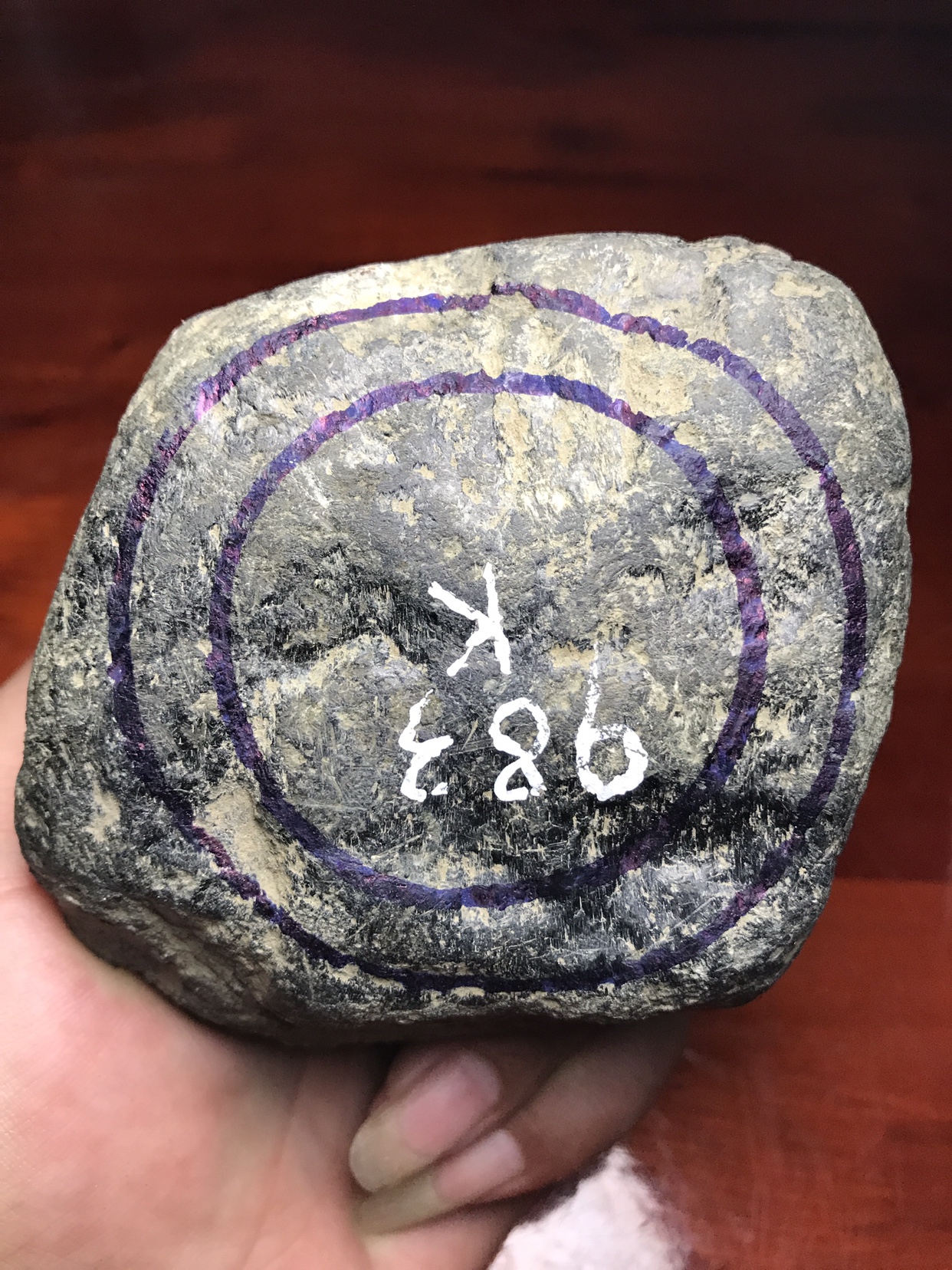 翡翠原石切开白色糯种怎么办翡翠原石切开白色糯种-第1张图片-翡翠网 翡翠原石切开白色糯种怎么办翡翠原石切开白色糯种-第1张图片-翡翠网