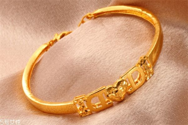 金手镯十大品牌黄金手镯品牌排行榜前十名-第2张图片-翡翠网