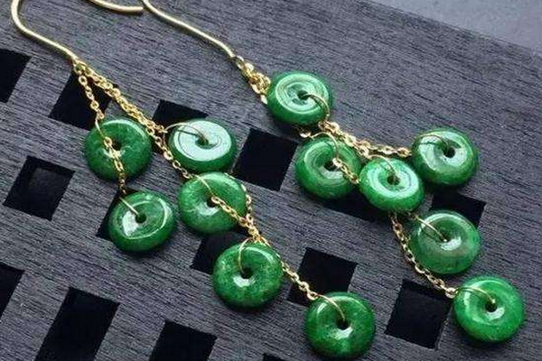 翡翠的知识与介绍语翡翠的知识与介绍-第1张图片-翡翠网 翡翠的知识与介绍语翡翠的知识与介绍-第1张图片-翡翠网