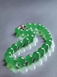 SHE春晚翡翠知识春晚女观众翡翠-第1张图片-翡翠网 SHE春晚翡翠知识春晚女观众翡翠-第1张图片-翡翠网