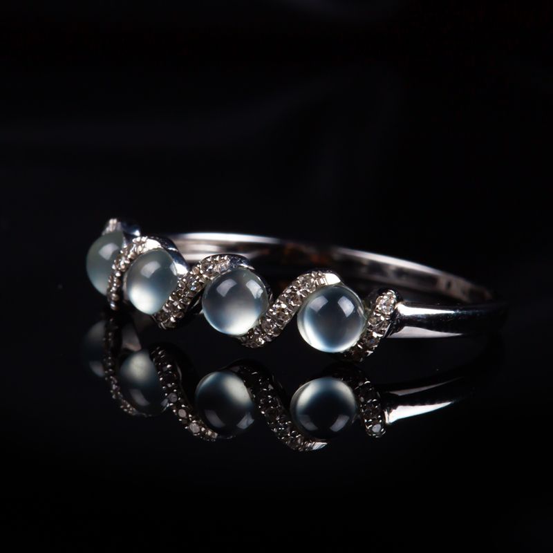 白玻璃翡翠戒指值不值钱,天然玻璃种白翡翠戒指价格-第1张图片-翡翠网 白玻璃翡翠戒指值不值钱,天然玻璃种白翡翠戒指价格-第1张图片-翡翠网