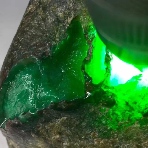 冰种帝王绿翡翠手镯拍卖价格,冰种帝王绿翡翠原石图片-第1张图片-翡翠网 冰种帝王绿翡翠手镯拍卖价格,冰种帝王绿翡翠原石图片-第1张图片-翡翠网