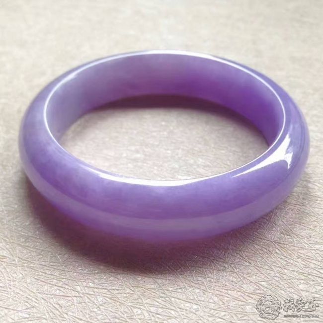 紫色玉手镯价格,纯紫色翡翠手镯价格-第1张图片-翡翠网