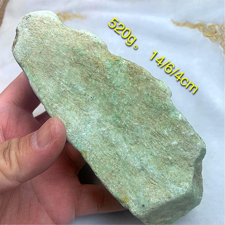 翡翠原石外皮翡翠原石皮子-第2张图片-翡翠网 翡翠原石外皮翡翠原石皮子-第2张图片-翡翠网