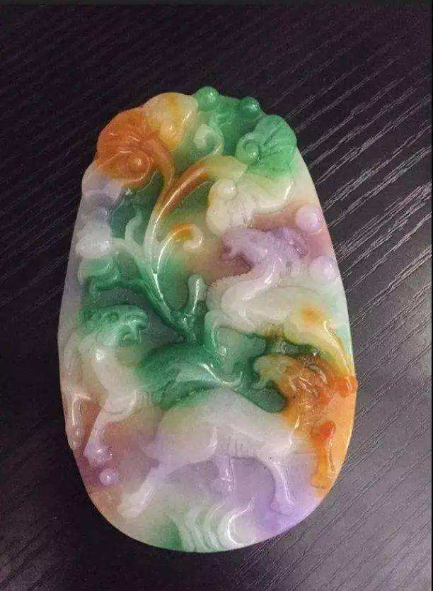 翡翠玉器收藏知识点,翡翠玉器收藏知识-第1张图片-翡翠网 翡翠玉器收藏知识点,翡翠玉器收藏知识-第1张图片-翡翠网