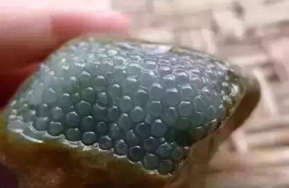 非洲翡翠原石,非洲翡翠产地-第1张图片-翡翠网 非洲翡翠原石,非洲翡翠产地-第1张图片-翡翠网