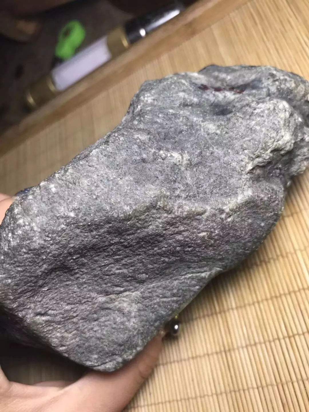 大象纹翡翠原石图大象纹翡翠原石-第1张图片-翡翠网 大象纹翡翠原石图大象纹翡翠原石-第1张图片-翡翠网