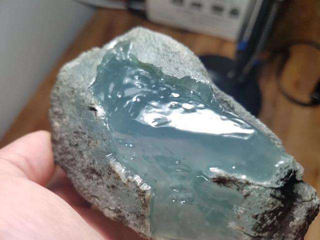 赌石知识与技巧讲解,翡翠赌石知识与技巧大全-第1张图片-翡翠网