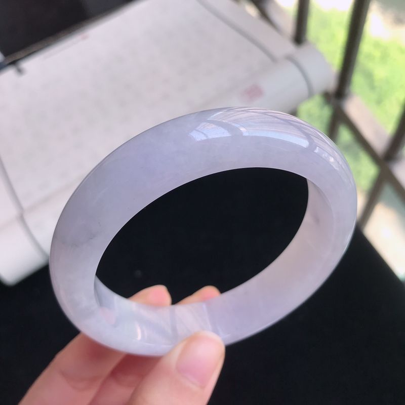 水头好的翡翠手镯种粗水头好翡翠手镯-第1张图片-翡翠网 水头好的翡翠手镯种粗水头好翡翠手镯-第1张图片-翡翠网