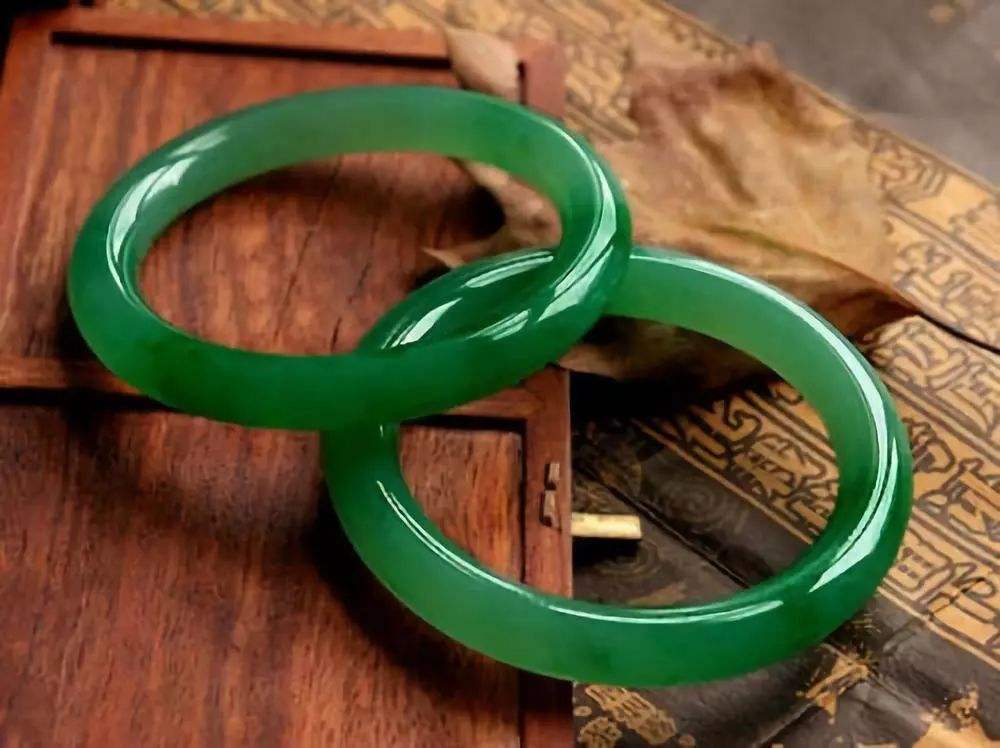 几千块的翡翠手镯不戴有必要买吗,几千块的翡翠手镯不戴有必要买吗知乎-第2张图片-翡翠网 几千块的翡翠手镯不戴有必要买吗,几千块的翡翠手镯不戴有必要买吗知乎-第2张图片-翡翠网