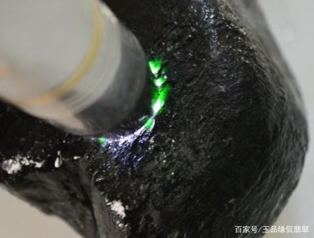 翡翠原石片料图片种水,翡翠原石的种水-第1张图片-翡翠网