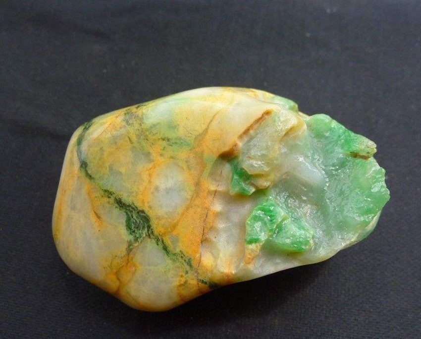 翡翠原石的价值与鉴赏知识翡翠原石的价值与鉴赏-第1张图片-翡翠网 翡翠原石的价值与鉴赏知识翡翠原石的价值与鉴赏-第1张图片-翡翠网