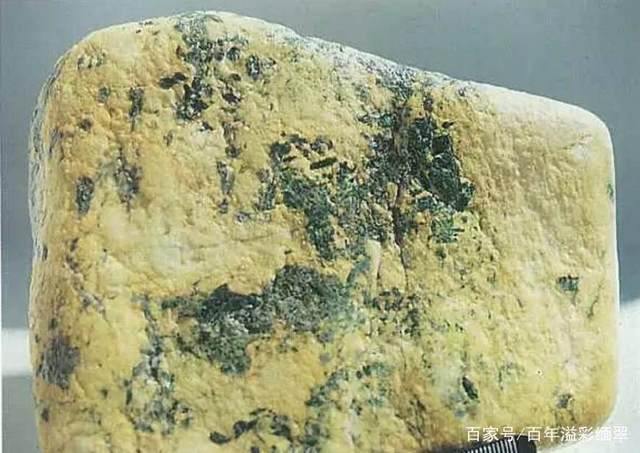 翡翠原石全身黑癣,黑蓝癣翡翠原石-第2张图片-翡翠网