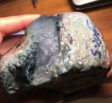 翡翠原石剥皮鉴定视频翡翠原石用锉刀去皮视频-第2张图片-翡翠网 翡翠原石剥皮鉴定视频翡翠原石用锉刀去皮视频-第2张图片-翡翠网