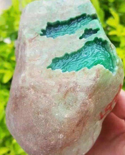 翡翠的包浆,包浆皮翡翠原石知识-第2张图片-翡翠网 翡翠的包浆,包浆皮翡翠原石知识-第2张图片-翡翠网