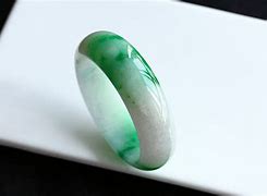 糯种正阳绿翡翠价格,糯冰种阳绿翡翠-第1张图片-翡翠网 糯种正阳绿翡翠价格,糯冰种阳绿翡翠-第1张图片-翡翠网