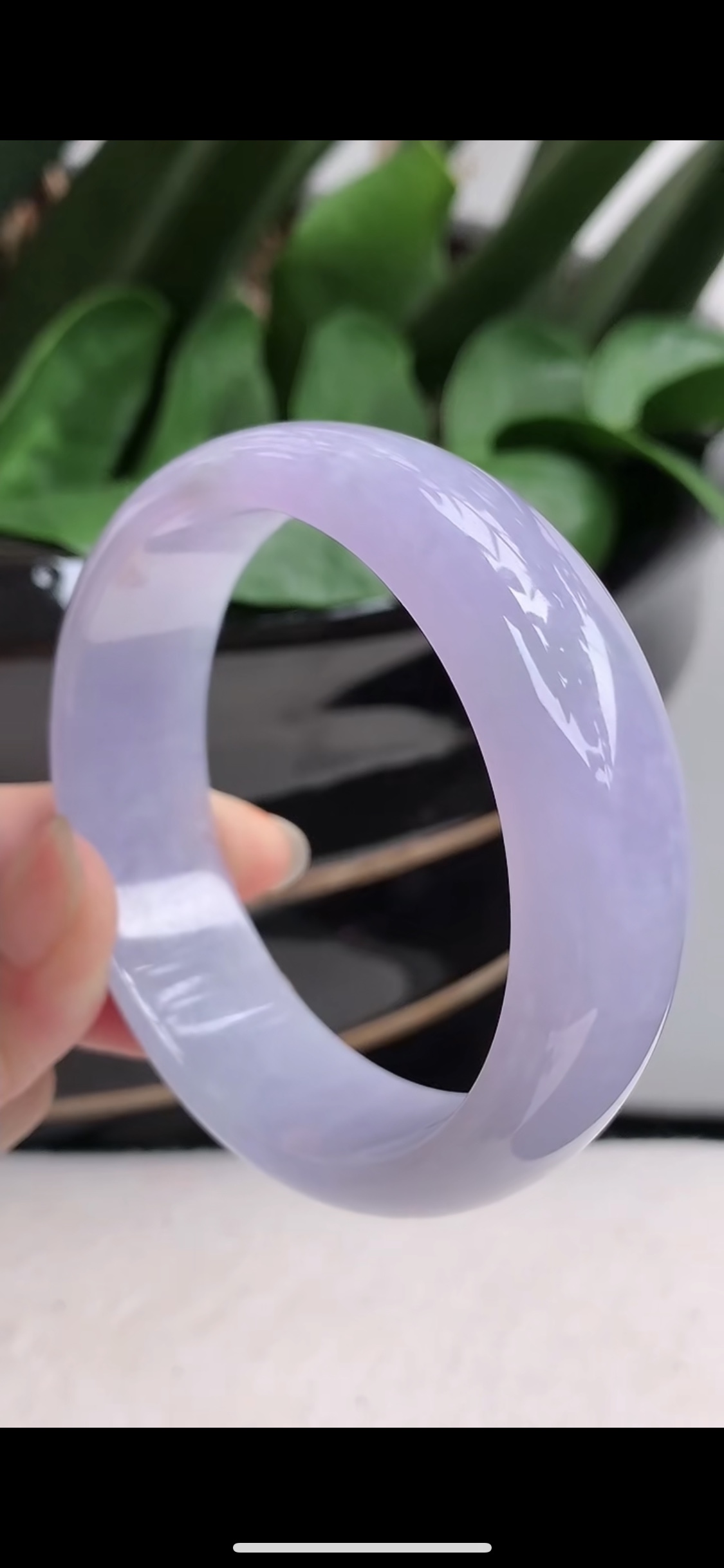 胶感十足的翡翠手镯价格,有胶感的翡翠手镯-第1张图片-翡翠网