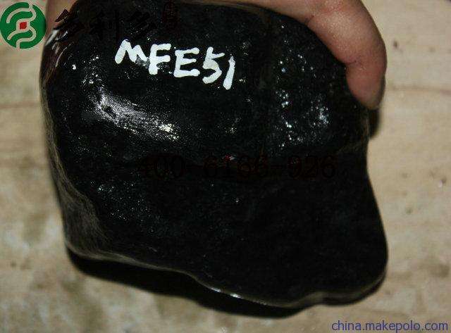 黑皮翡翠原石出什么料,黑色皮子翡翠原石开窗-第2张图片-翡翠网 黑皮翡翠原石出什么料,黑色皮子翡翠原石开窗-第2张图片-翡翠网