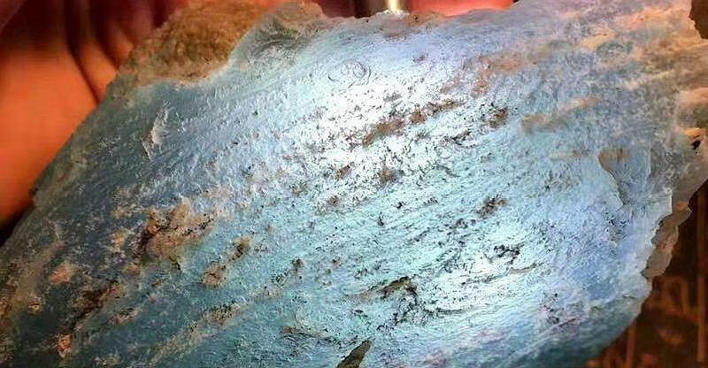 翡翠原石脱沙料去除方法翡翠原石脱沙料去除-第1张图片-翡翠网 翡翠原石脱沙料去除方法翡翠原石脱沙料去除-第1张图片-翡翠网