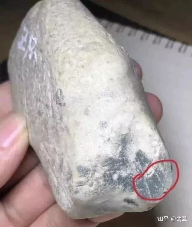 翡翠原石脱沙料去除方法翡翠原石脱沙料去除-第2张图片-翡翠网 翡翠原石脱沙料去除方法翡翠原石脱沙料去除-第2张图片-翡翠网