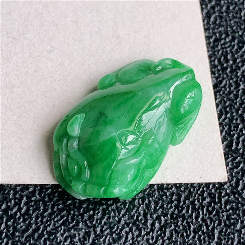 绿翡翠貔貅价格,绿翡翠貔貅价格多少-第1张图片-翡翠网 绿翡翠貔貅价格,绿翡翠貔貅价格多少-第1张图片-翡翠网