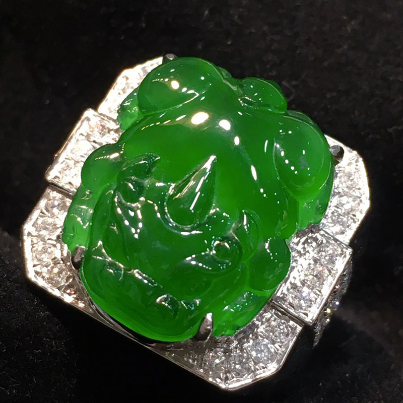 绿翡翠貔貅价格,绿翡翠貔貅价格多少-第2张图片-翡翠网 绿翡翠貔貅价格,绿翡翠貔貅价格多少-第2张图片-翡翠网