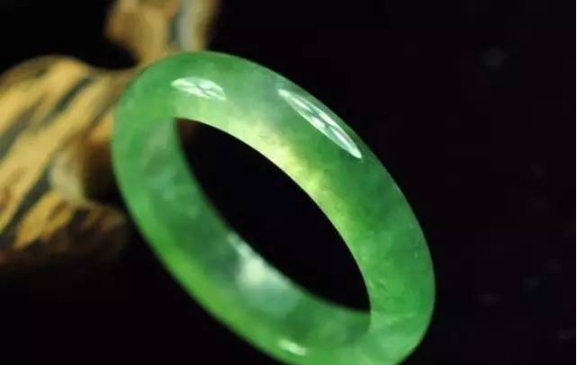 翡翠基础知识翡翠保养与保健翡翠基本知识大全-第2张图片-翡翠网 翡翠基础知识翡翠保养与保健翡翠基本知识大全-第2张图片-翡翠网