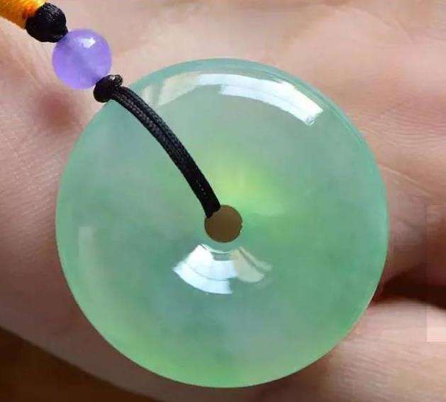 史上最全翡翠种色知识**翡翠色彩十大种类介绍-第1张图片-翡翠网 史上最全翡翠种色知识**翡翠色彩十大种类介绍-第1张图片-翡翠网