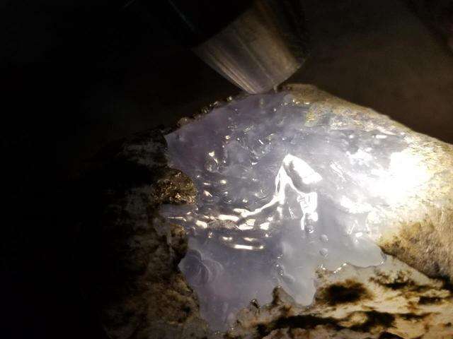 玻璃种紫罗兰翡翠原石切割紫罗兰翡翠 玻璃种-第2张图片-翡翠网 玻璃种紫罗兰翡翠原石切割紫罗兰翡翠 玻璃种-第2张图片-翡翠网