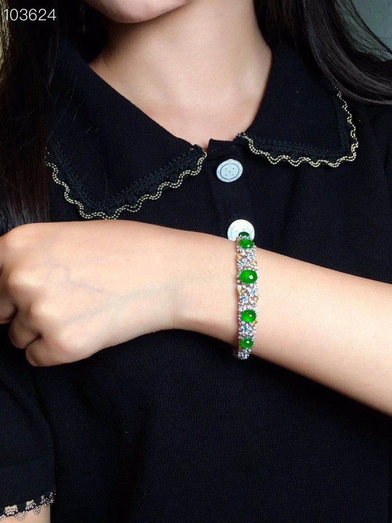 翡翠蛋面镶嵌手镯图片翡翠蛋面镶嵌图片大全-第1张图片-翡翠网 翡翠蛋面镶嵌手镯图片翡翠蛋面镶嵌图片大全-第1张图片-翡翠网