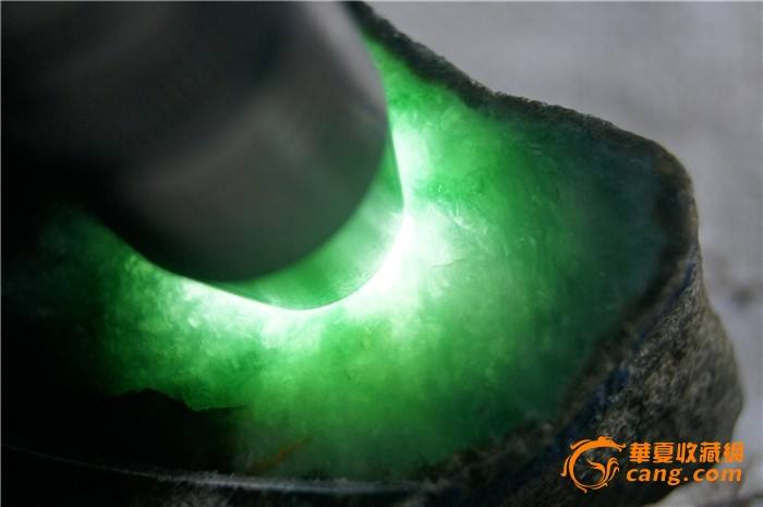 翡翠冰果绿怎么样,原石冰果绿翡翠-第2张图片-翡翠网 翡翠冰果绿怎么样,原石冰果绿翡翠-第2张图片-翡翠网