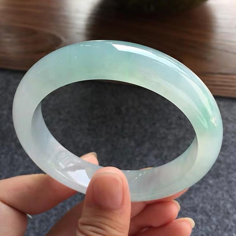 缅甸翡翠是什么翡翠,缅甸翡翠基本知识-第1张图片-翡翠网 缅甸翡翠是什么翡翠,缅甸翡翠基本知识-第1张图片-翡翠网