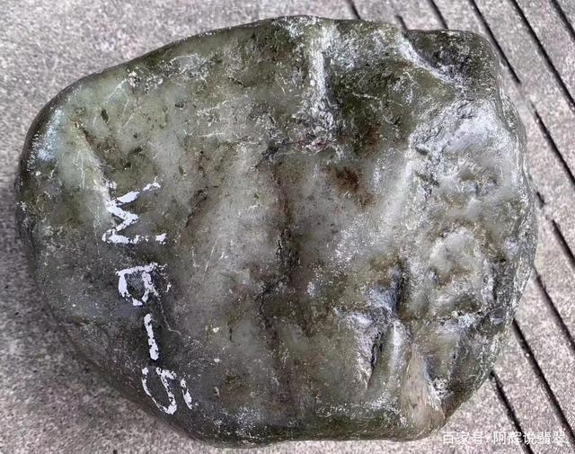 共生翡翠原石密度是多少,翡翠原石共生是什么意思-第1张图片-翡翠网