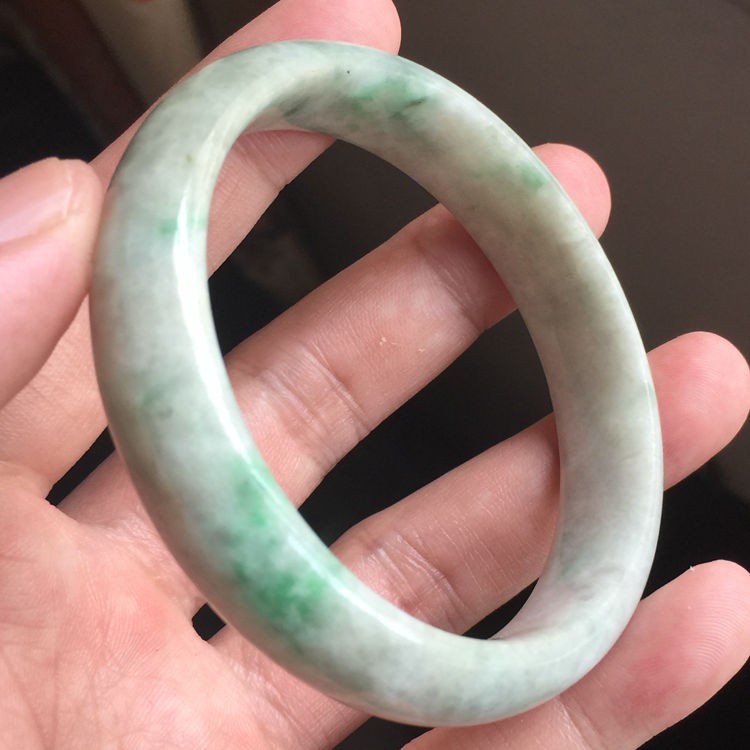 糯化种翡翠图片糯化飘绿翡翠手镯图片-第2张图片-翡翠网 糯化种翡翠图片糯化飘绿翡翠手镯图片-第2张图片-翡翠网