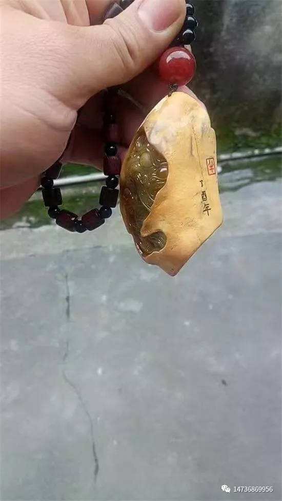 张**翡翠原石,28亿的翡翠原石-第2张图片-翡翠网 张**翡翠原石,28亿的翡翠原石-第2张图片-翡翠网