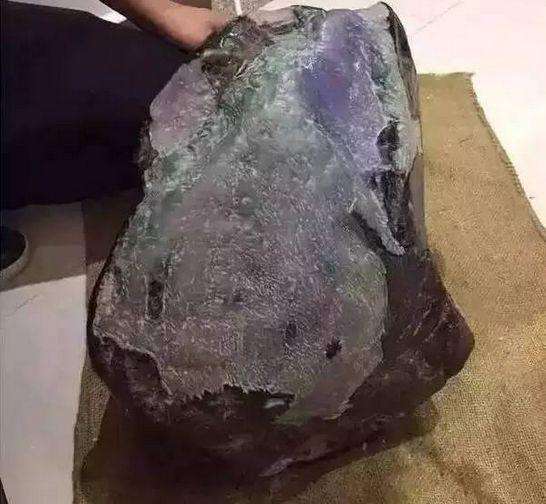 极品翡翠原石交易市场极品翡翠原石交易市场地址-第1张图片-翡翠网 极品翡翠原石交易市场极品翡翠原石交易市场地址-第1张图片-翡翠网