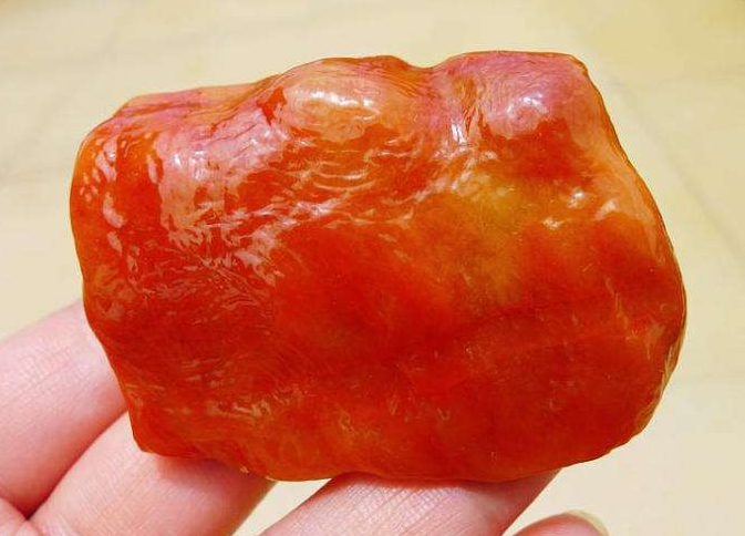 翡翠原石视频直播,翡翠原石视频红翡-第1张图片-翡翠网