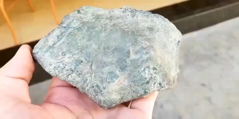 翡翠原石正确玩法,翡翠原石有什么鉴别技巧-第2张图片-翡翠网