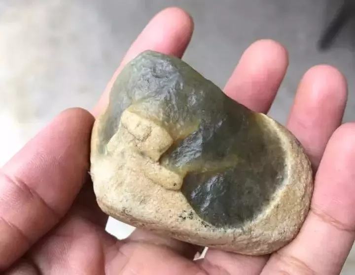 老木纳黄皮翡翠原石特点的简单介绍-第2张图片-翡翠网 老木纳黄皮翡翠原石特点的简单介绍-第2张图片-翡翠网