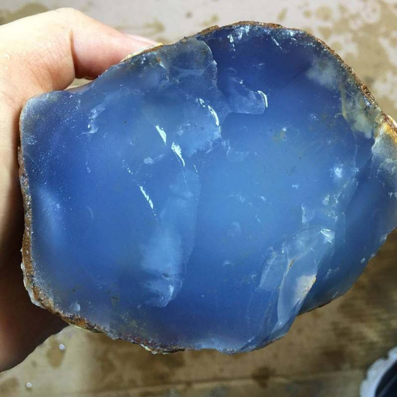 蓝色翡翠原石,蓝色翡翠原石价格-第1张图片-翡翠网