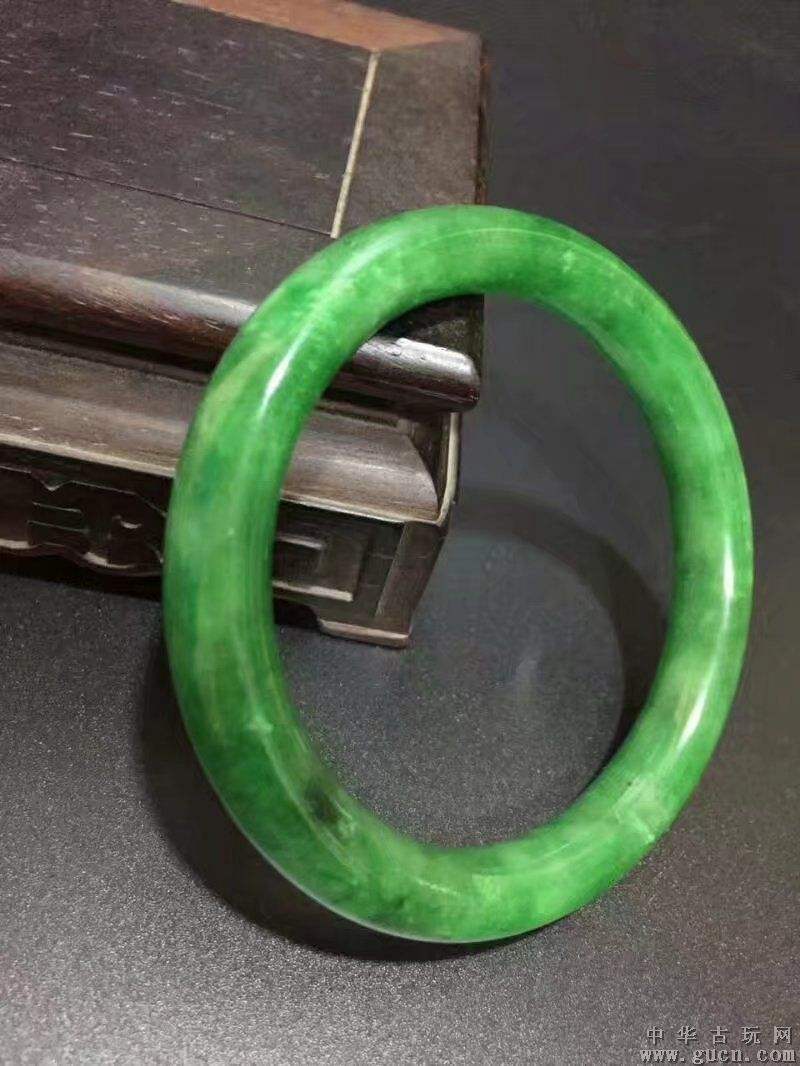 关于翠玉阁翡翠玉手镯的信息-第1张图片-翡翠网 关于翠玉阁翡翠玉手镯的信息-第1张图片-翡翠网