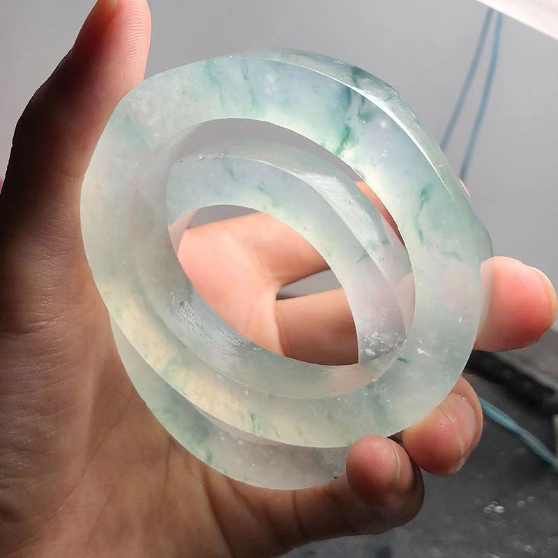 关于翠玉阁翡翠玉手镯的信息-第2张图片-翡翠网 关于翠玉阁翡翠玉手镯的信息-第2张图片-翡翠网