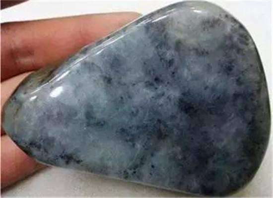 绥中乌鸡种翡翠原石乌鸡种翡翠的收藏价值-第2张图片-翡翠网 绥中乌鸡种翡翠原石乌鸡种翡翠的收藏价值-第2张图片-翡翠网