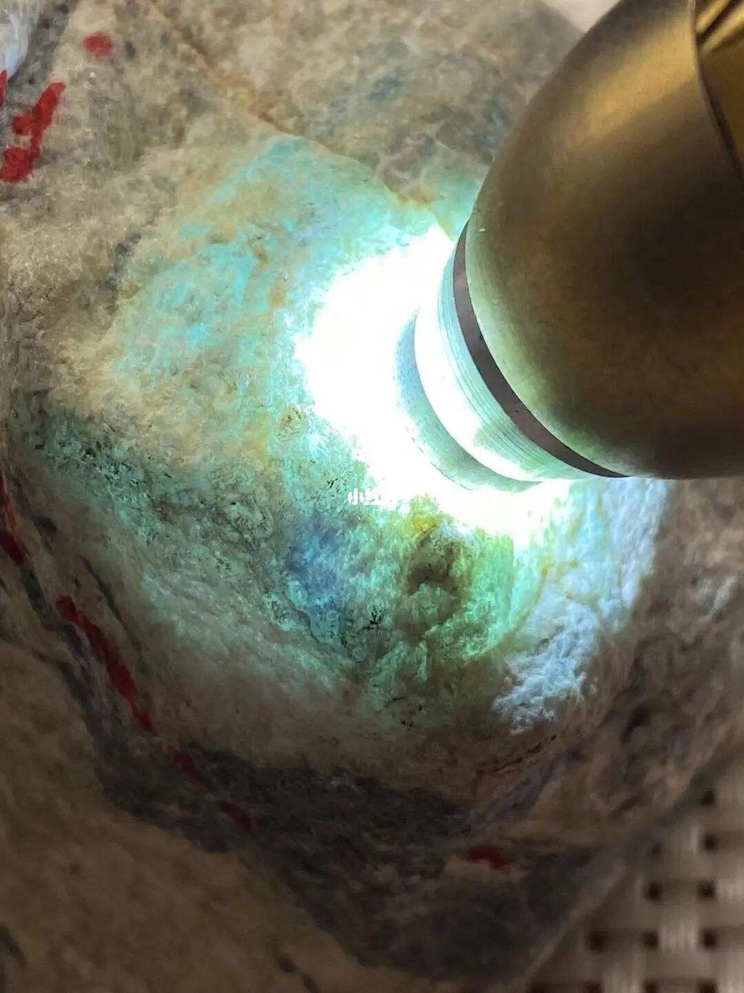 木那帝王绿翡翠原石,木那蓝点脱沙翡翠原石-第1张图片-翡翠网 木那帝王绿翡翠原石,木那蓝点脱沙翡翠原石-第1张图片-翡翠网